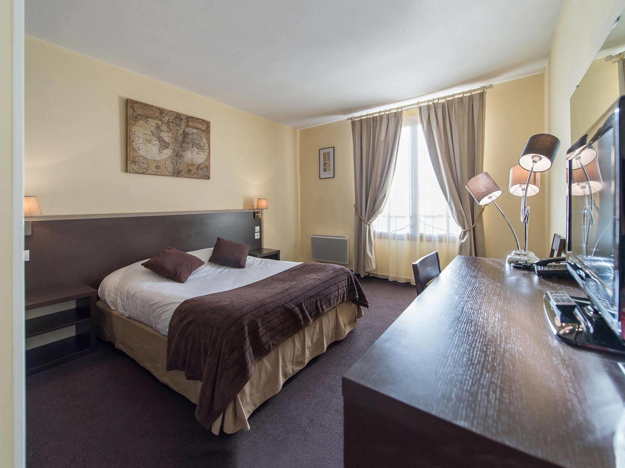Hotel Restaurant Seminaires La Foresterie Le Mans Luaran gambar